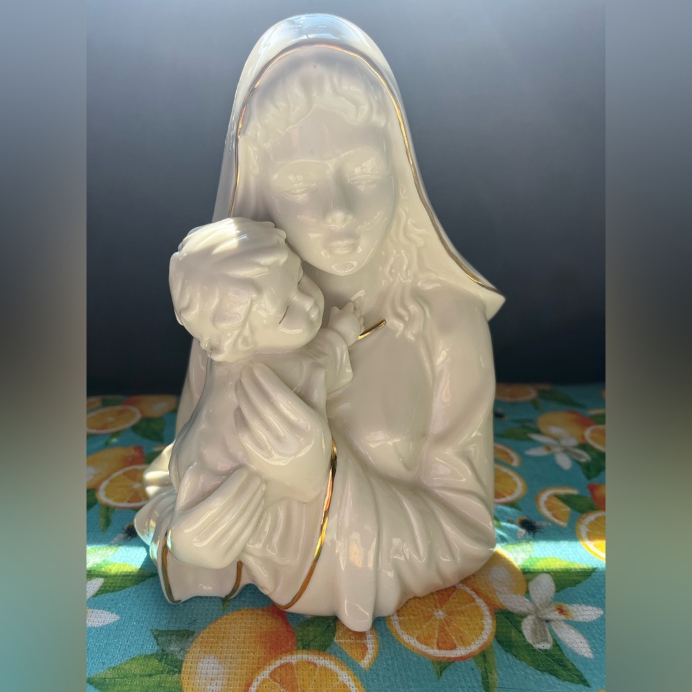 Mikasa Madonna Child‎ Bust Figurine Porcelain Christmas Religious 24k Gold Trim